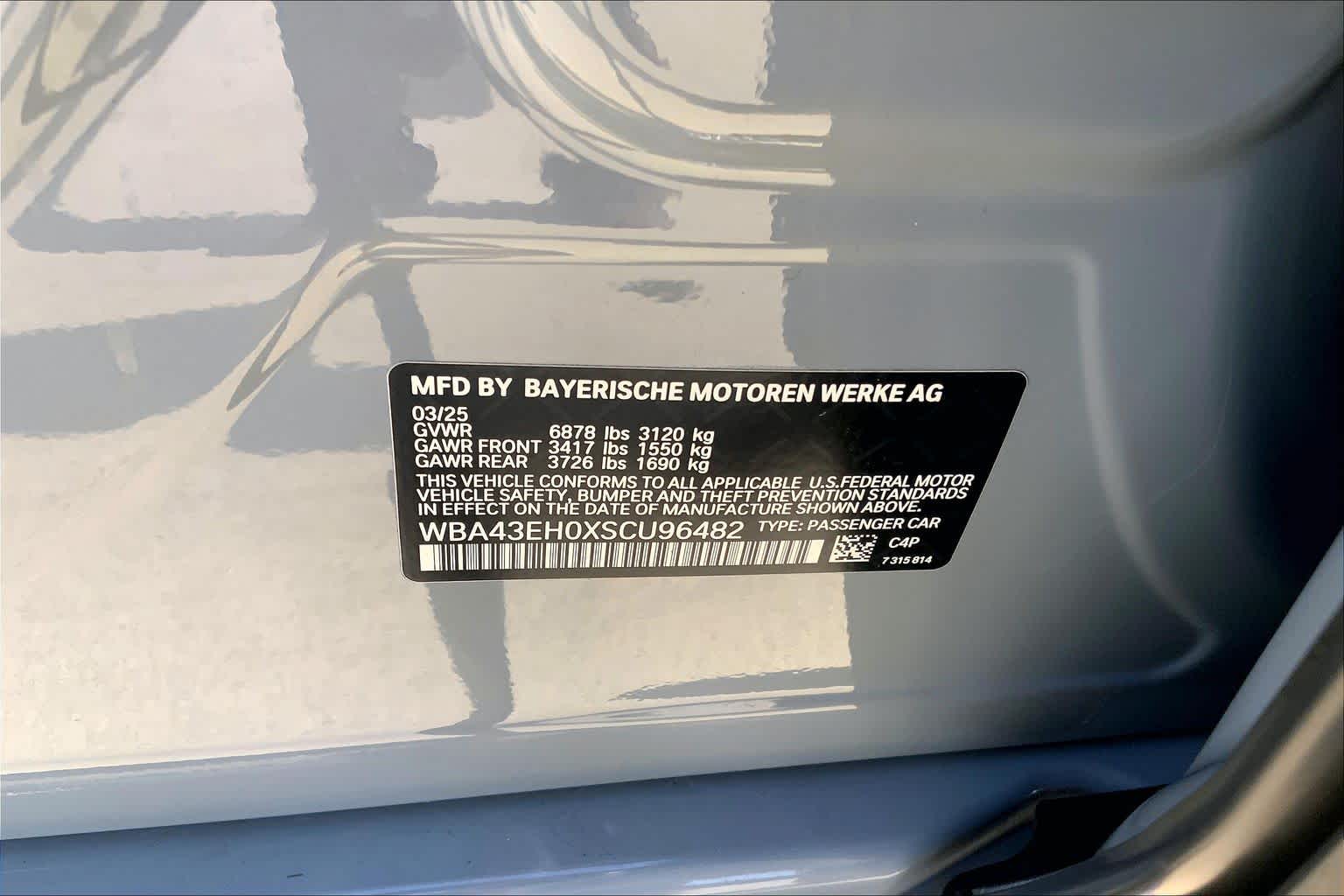 2025 BMW 7 Series 750e - Photo 33