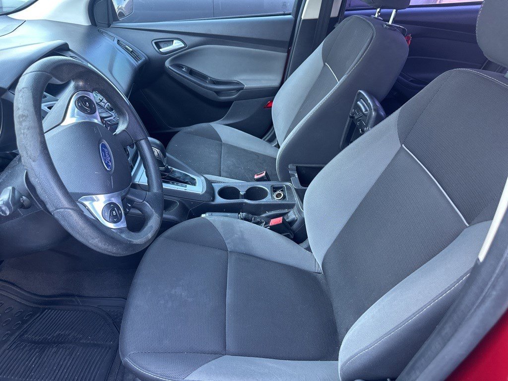 2013 Ford Focus SE photo 3
