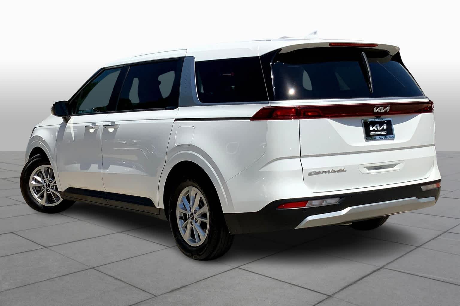 2022 Kia Carnival LX photo 10