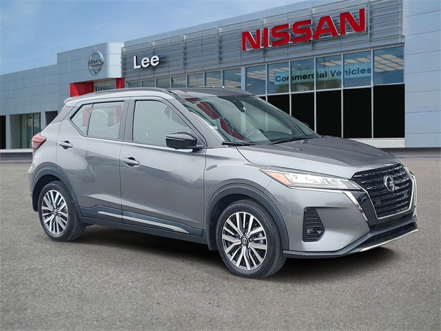 2021 Nissan Kicks SR