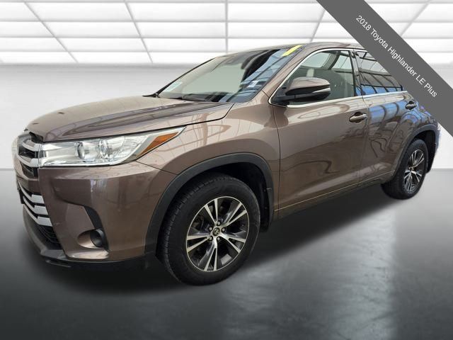 2018 Toyota Highlander LE's photo