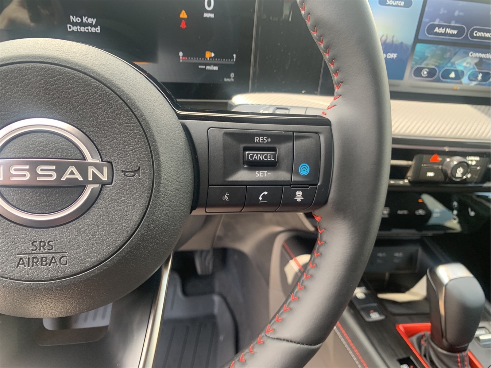 2025 Nissan Kicks SR photo 14