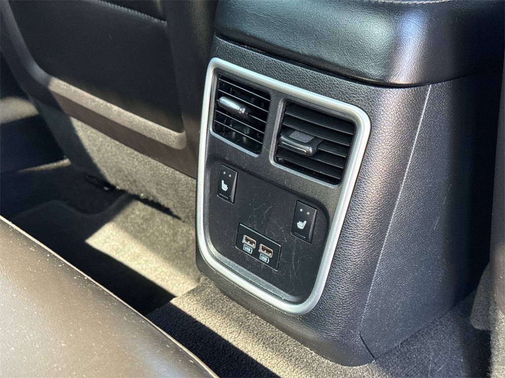 2021 Dodge Charger SXT photo 16
