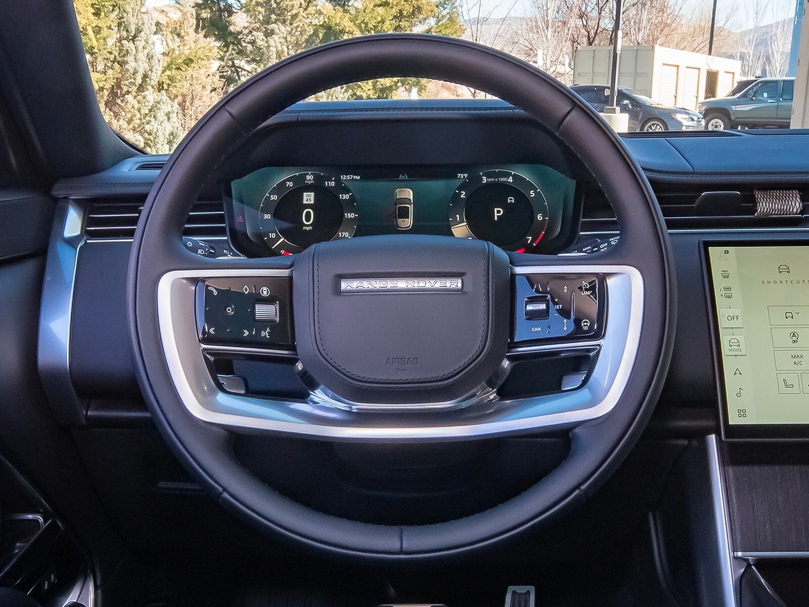 2025 Land Rover Range Rover SE photo 13