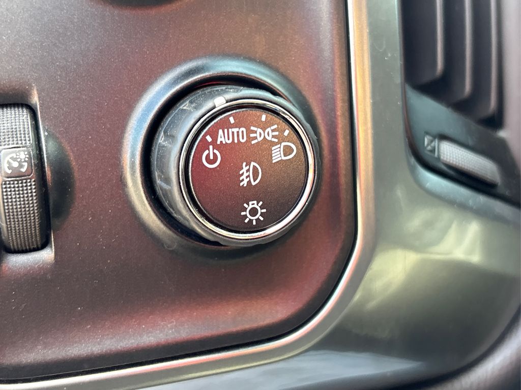 2017 Chevrolet Silverado 1500 LT photo 17