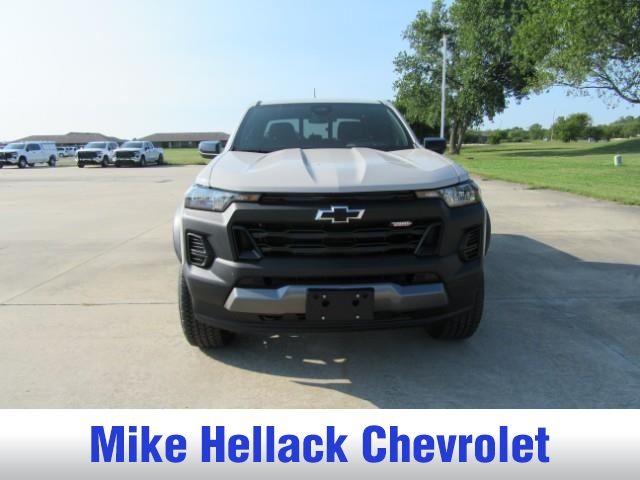2026 Chevrolet Colorado Trail Boss photo 2