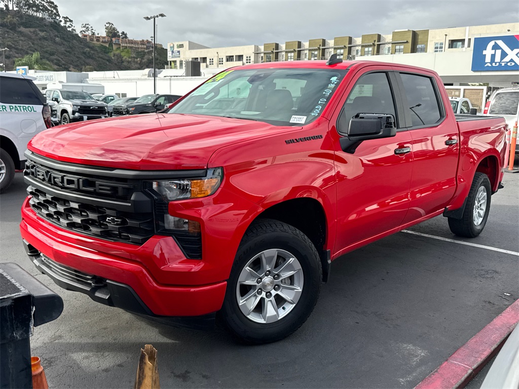 2024 Chevrolet Silverado 1500 Custom photo 2