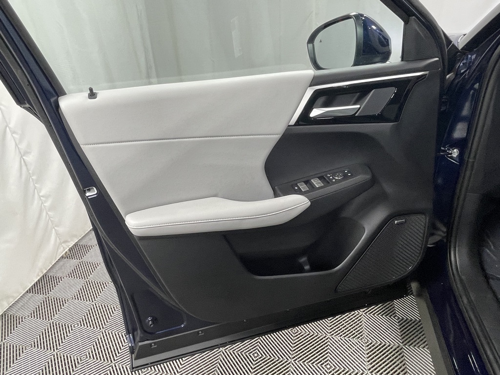 2025 Mitsubishi Outlander SE photo 19