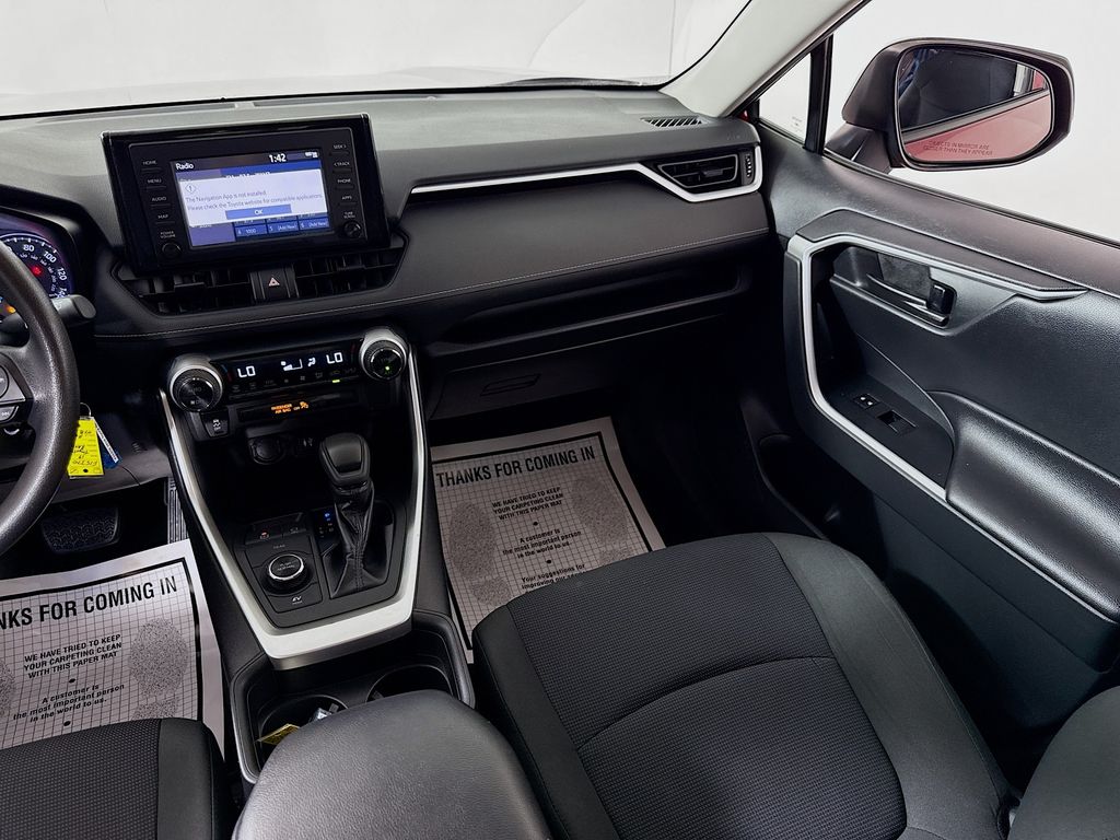 2019 Toyota RAV4 Hybrid LE photo 21