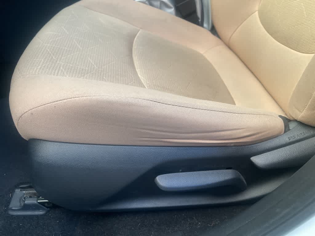 2019 Toyota RAV4 Premium XLE photo 15