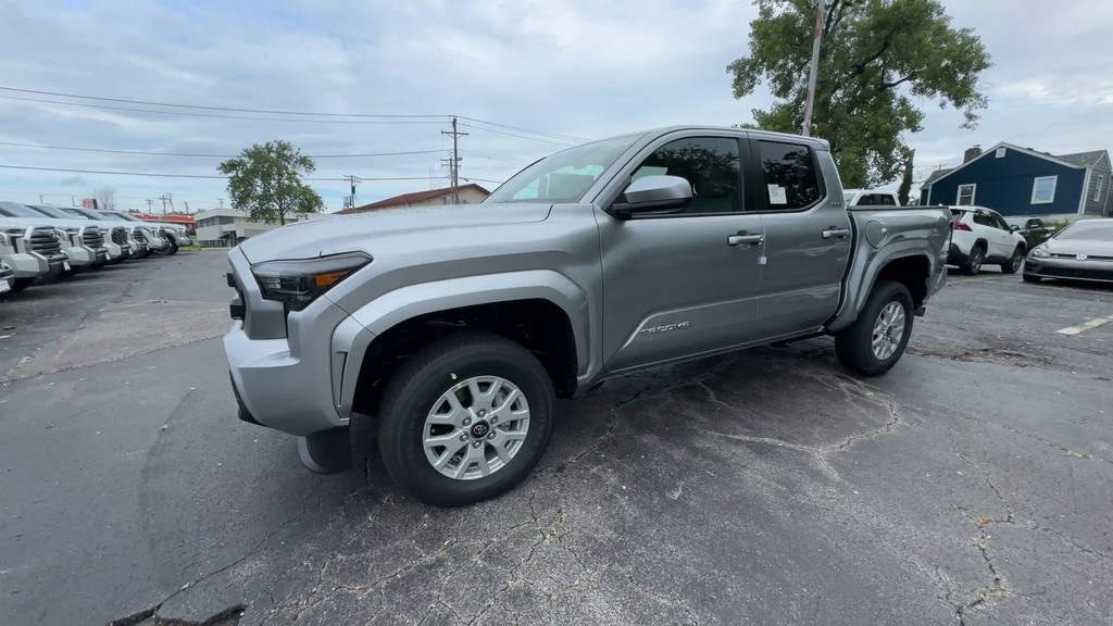 2025 Toyota Tacoma SR5 4x4 Double Cab photo 4