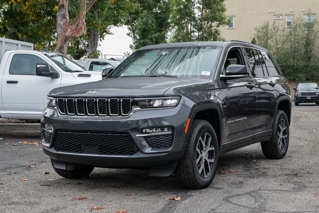 2025 Jeep Grand Cherokee Limited's photo