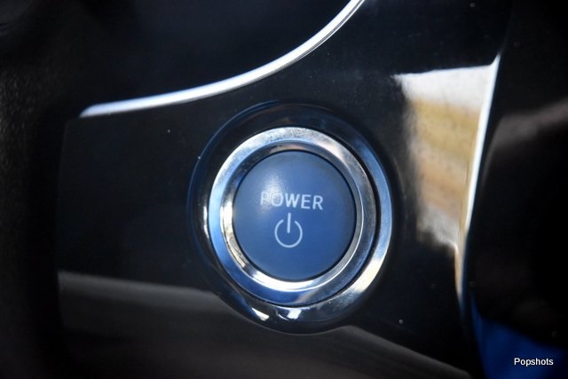 2021 Toyota Prius L photo 17