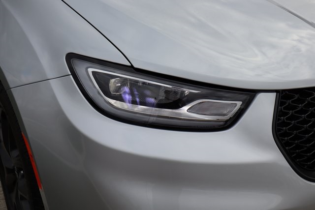 2026 Chrysler Pacifica Limited photo 4