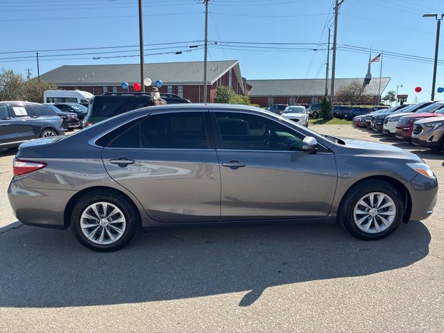 2017 Toyota Camry XLE XSE photo 9