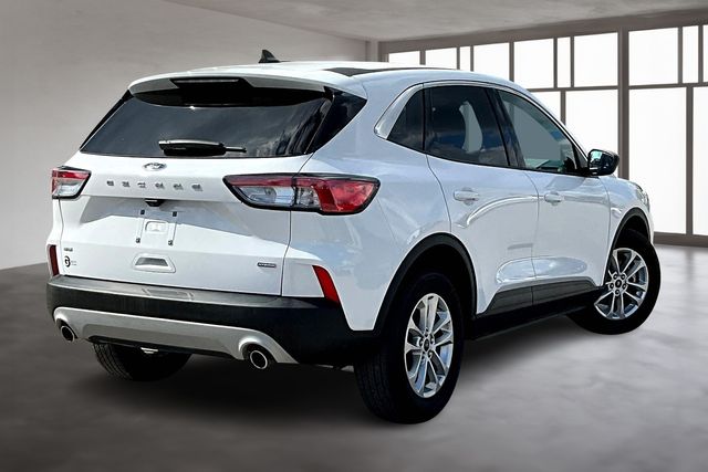 2022 Ford Escape Hybrid SE photo 3