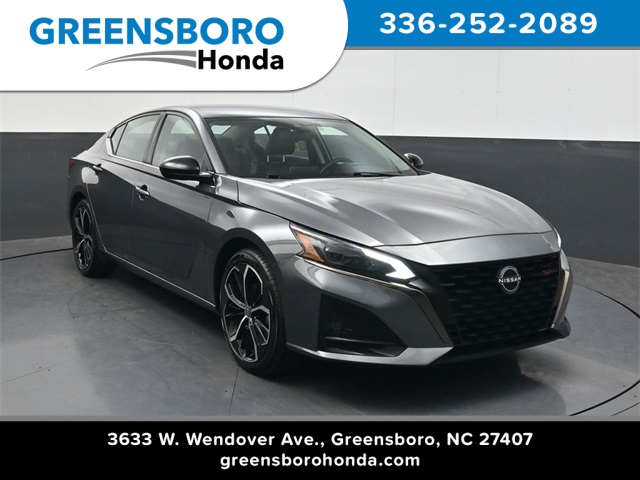 2024 Nissan Altima SR's photo