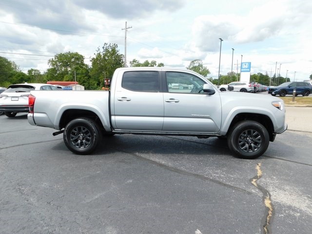 2023 Toyota Tacoma SR5 4x4 photo 2