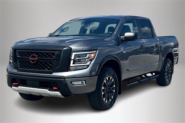2024 Nissan Titan PRO-4X photo 2