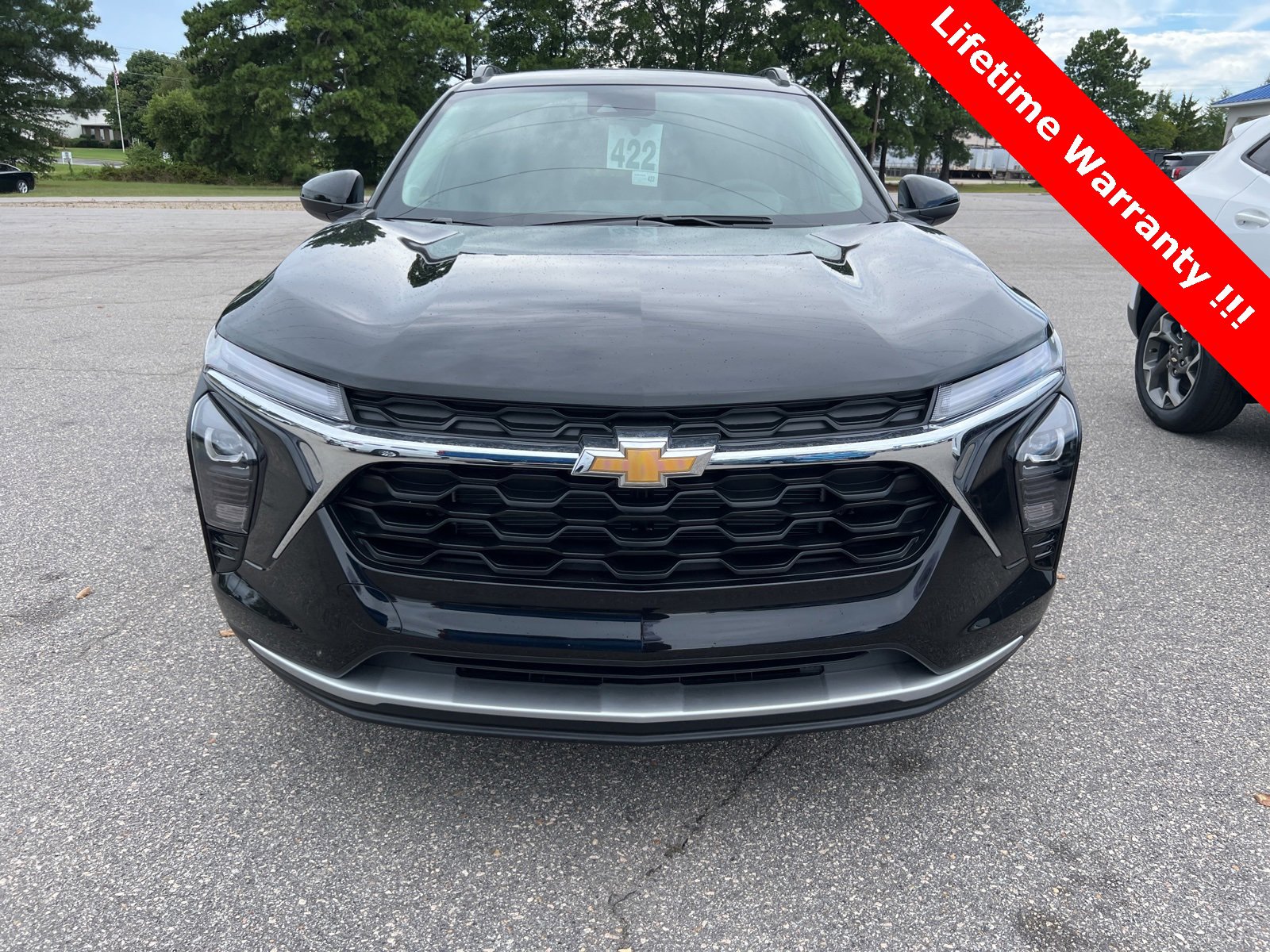 2025 Chevrolet Trax LT photo 2
