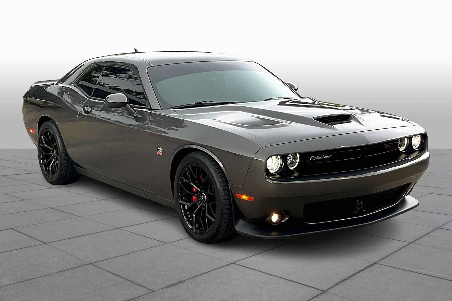 2021 Dodge Challenger R/T Scat Pack photo 2