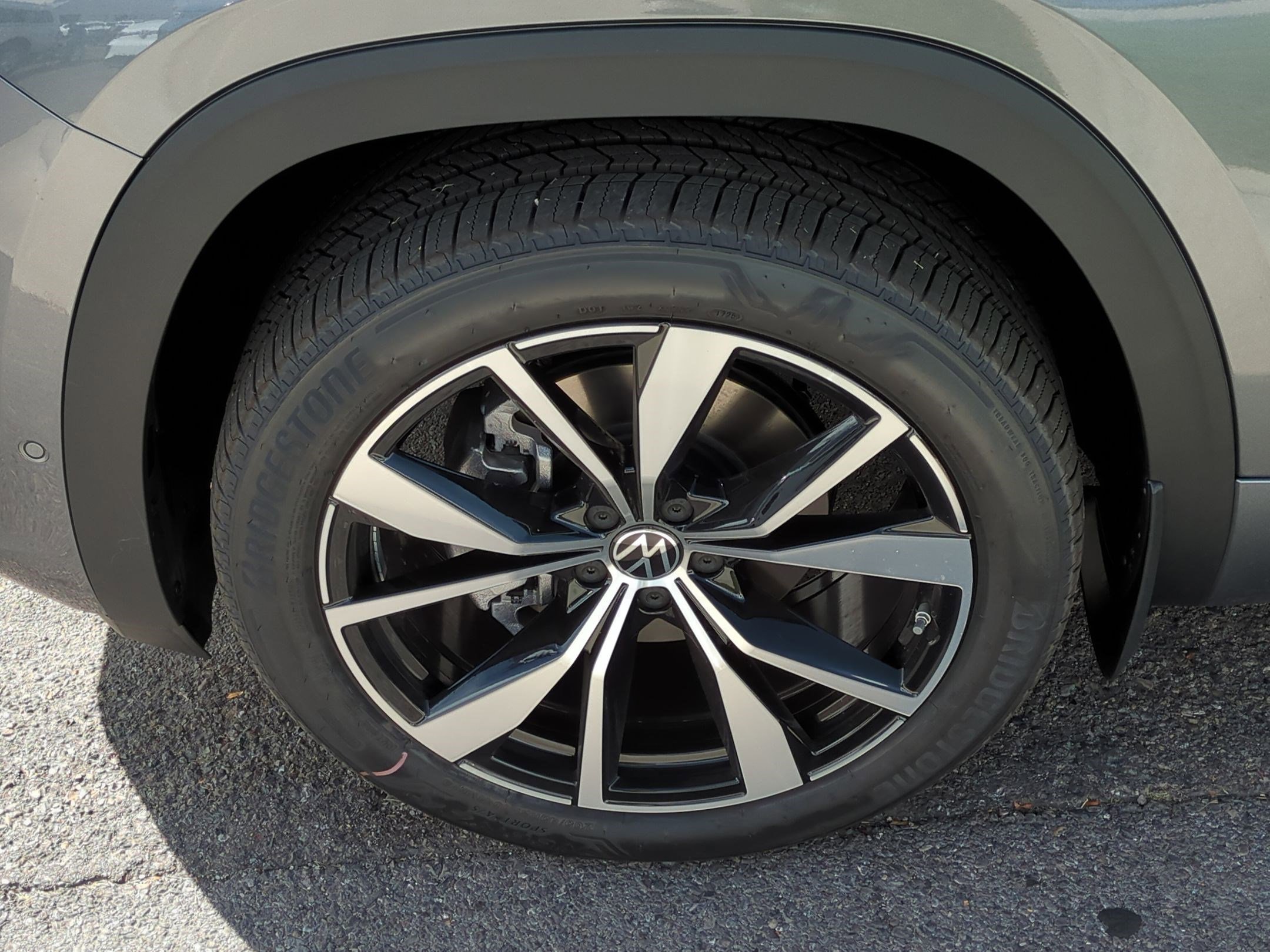 2025 Volkswagen Atlas SEL Premium R-Line photo 15