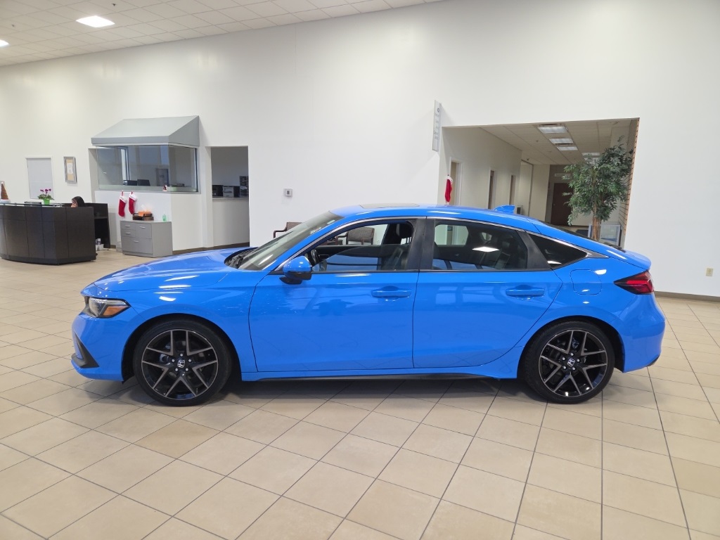 2022 Honda Civic Hatchback Sport Touring's photo