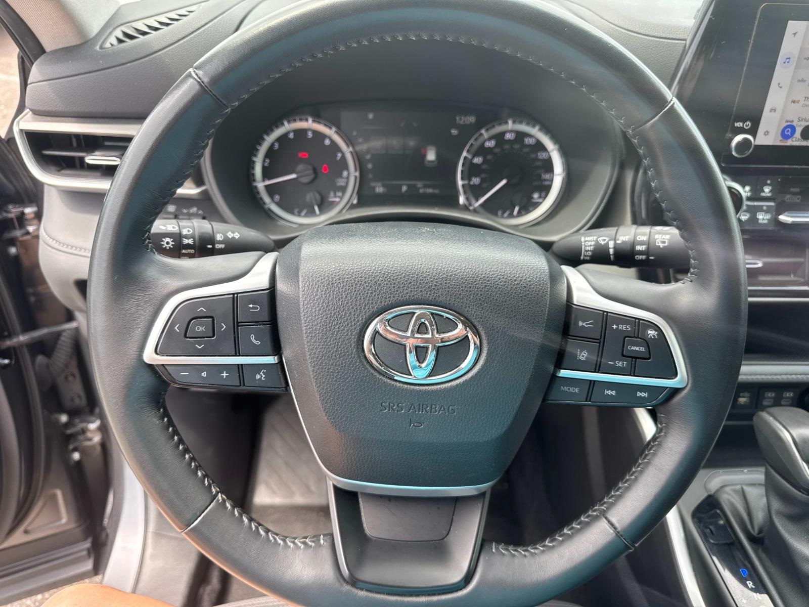 2024 Toyota Highlander LE photo 21