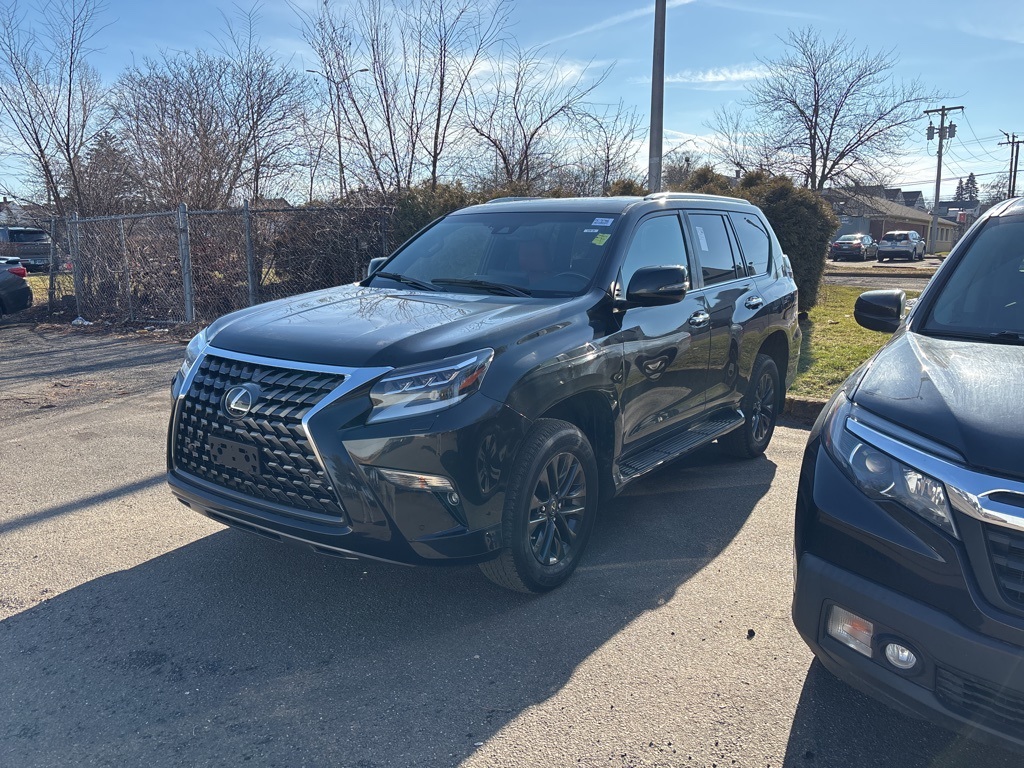 2023 Lexus GX Premium's photo