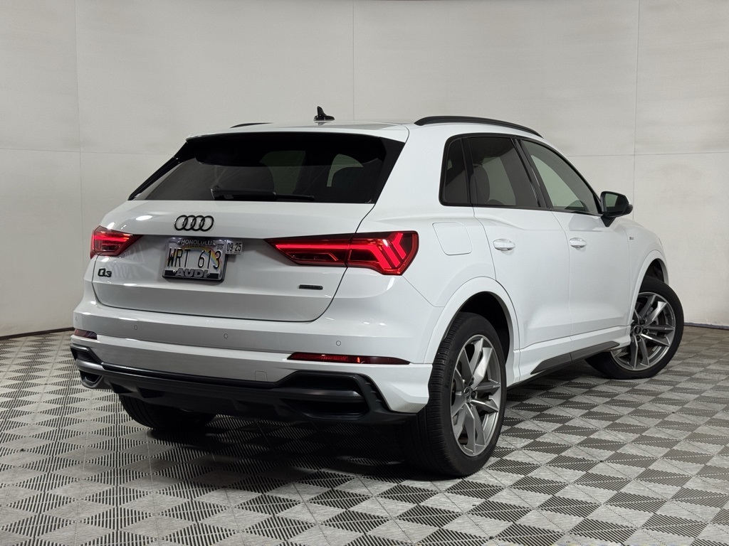 2022 Audi Q3 S line Premium Plus photo 3