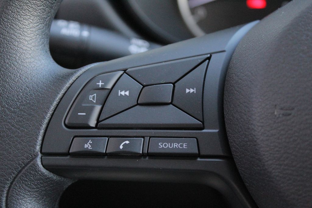 2025 Nissan Versa 1.6 S photo 20
