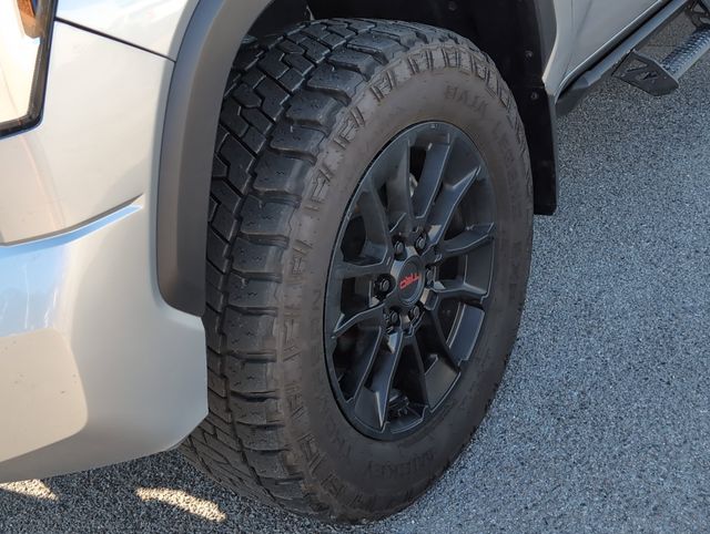 2024 Toyota Tundra SR5 CrewMax photo 31