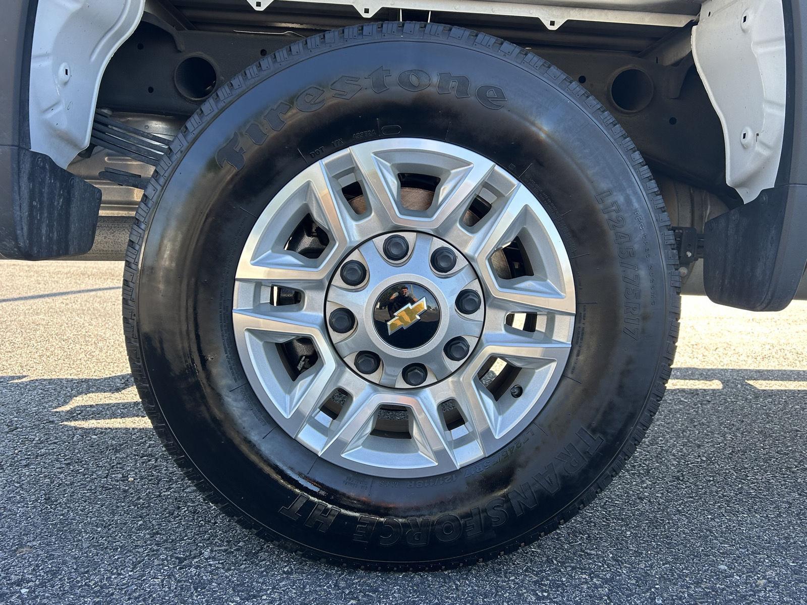 2024 Chevrolet Silverado 2500HD LT photo 9