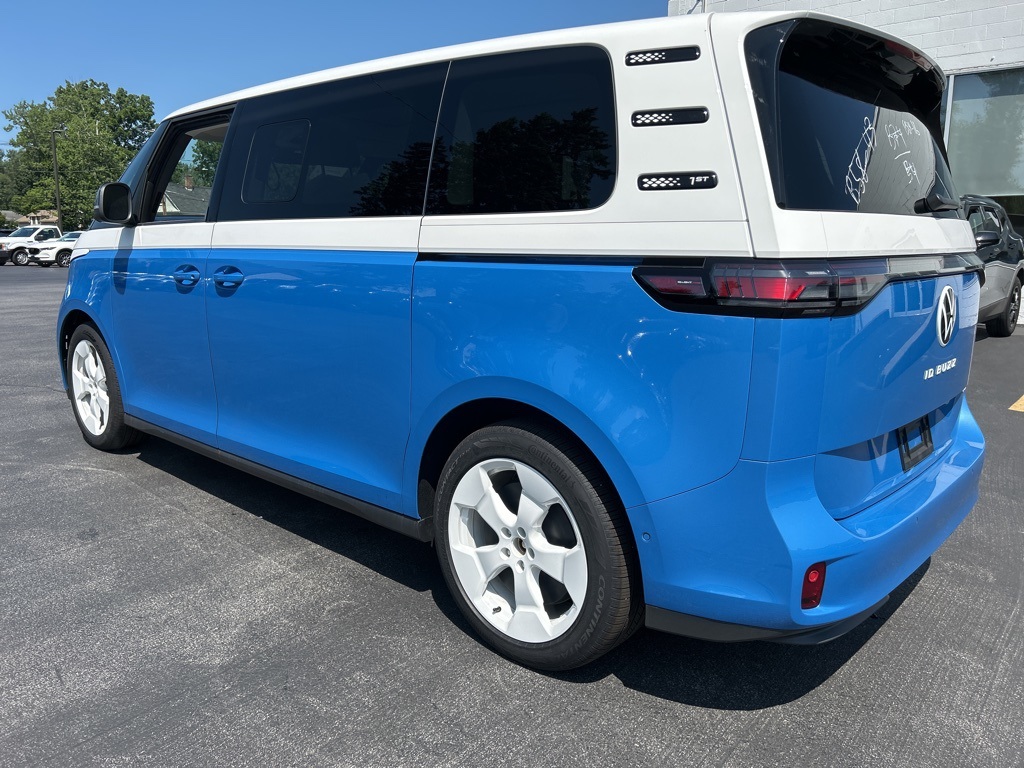 2025 Volkswagen ID. Buzz photo 3