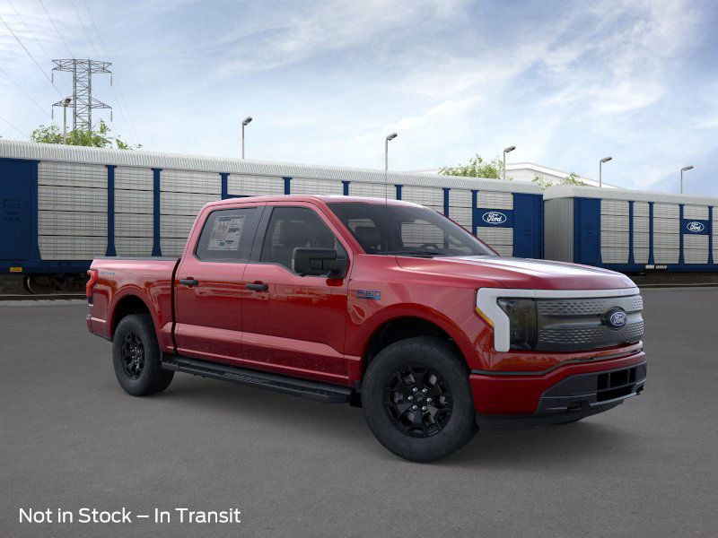 2025 Ford F-150 Lightning XLT photo 8