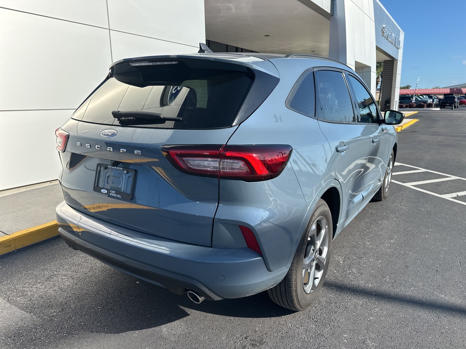 2023 Ford Escape ST-Line photo 4