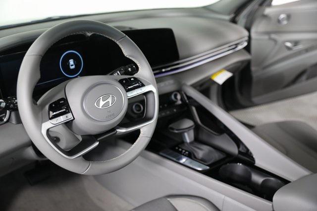 2025 Hyundai Elantra SEL Convenience photo 9