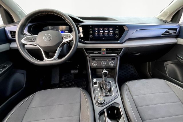 2022 Volkswagen Taos SE photo 3