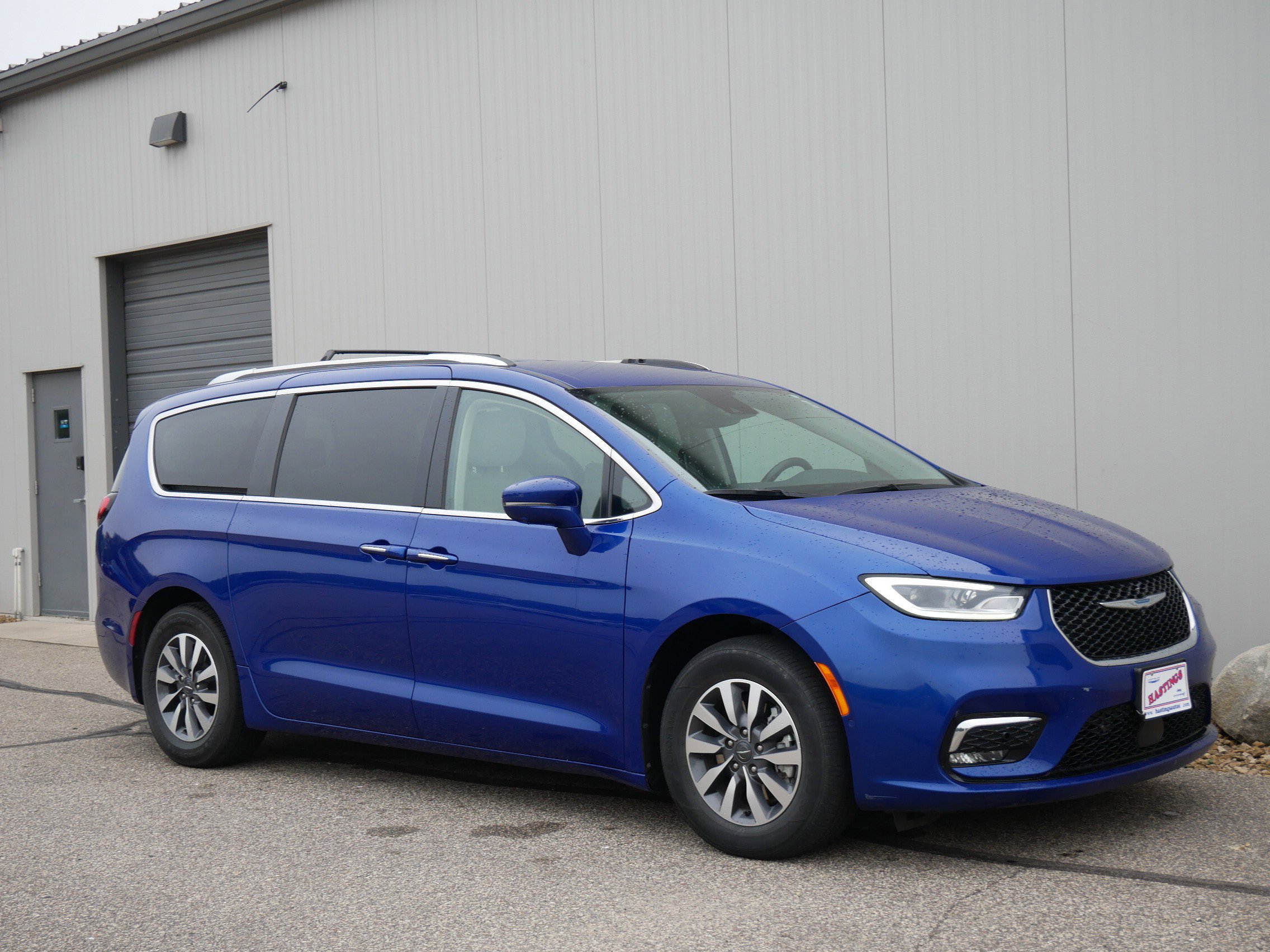 2021 Chrysler Pacifica Hybrid Touring L photo 6