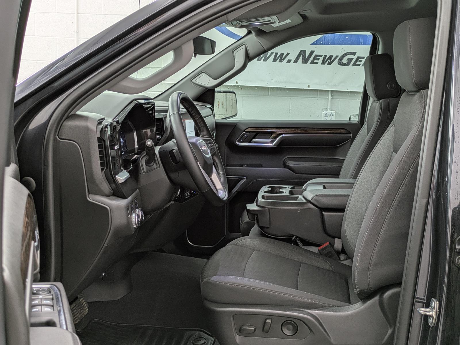 2023 Gmc Sierra 1500 Elevation photo 3