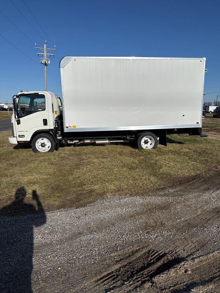 2024 Chevrolet Silverado 4500HD photo 3