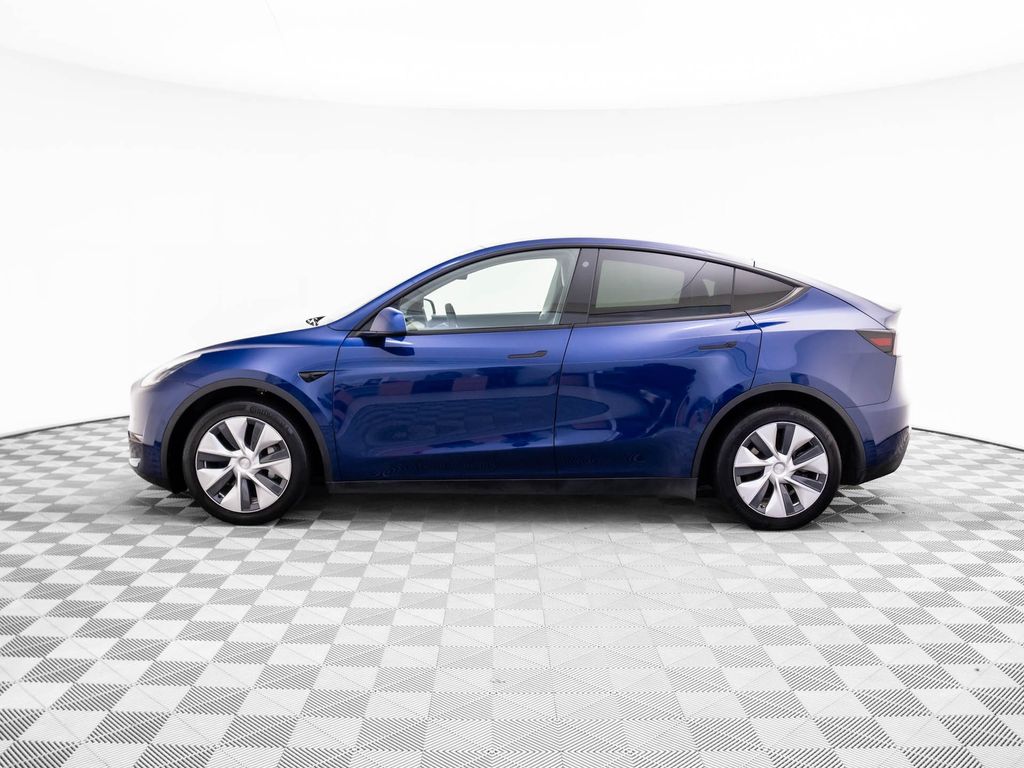 Used 2021 Tesla Model Y Long Range with VIN 5YJYGDEE1MF255001 for sale in Barrington, IL
