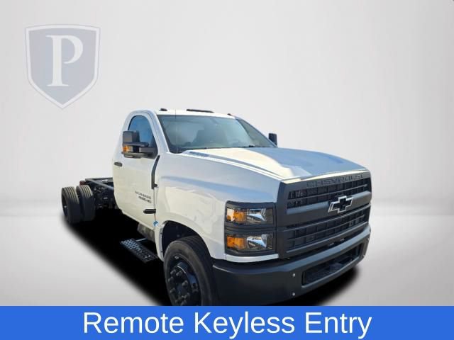 2024 Chevrolet Silverado 4500HD Work Truck photo 3