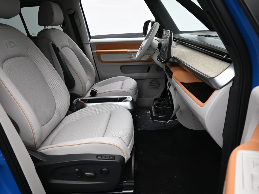 2025 Volkswagen ID. Buzz photo 3