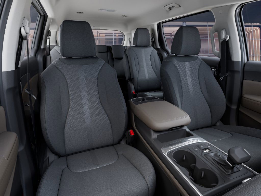 2026 Kia Carnival LX photo 13