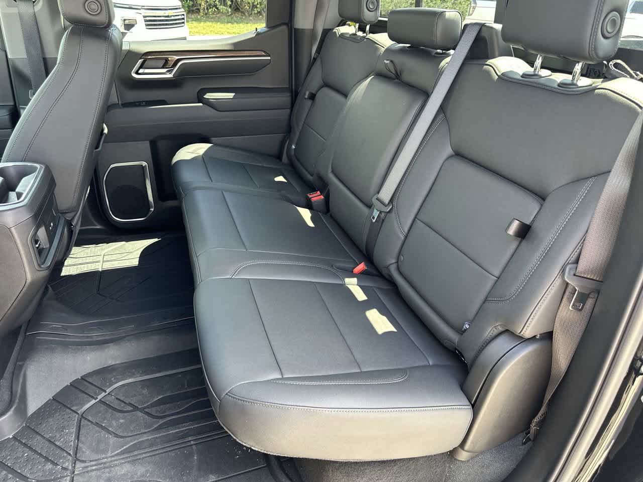 2025 Chevrolet Silverado 1500 RST photo 18