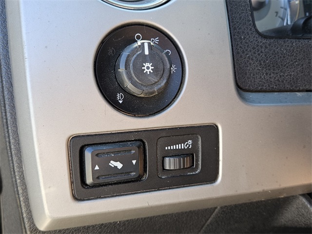 2010 Ford F-150 Lariat photo 24