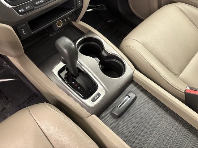 2016 Honda Pilot EX-L photo 16