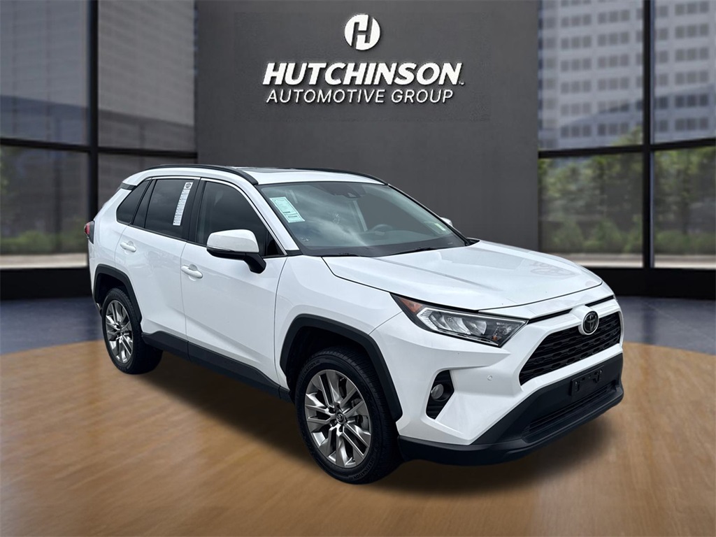 2019 Toyota RAV4 XLE Premium photo 31