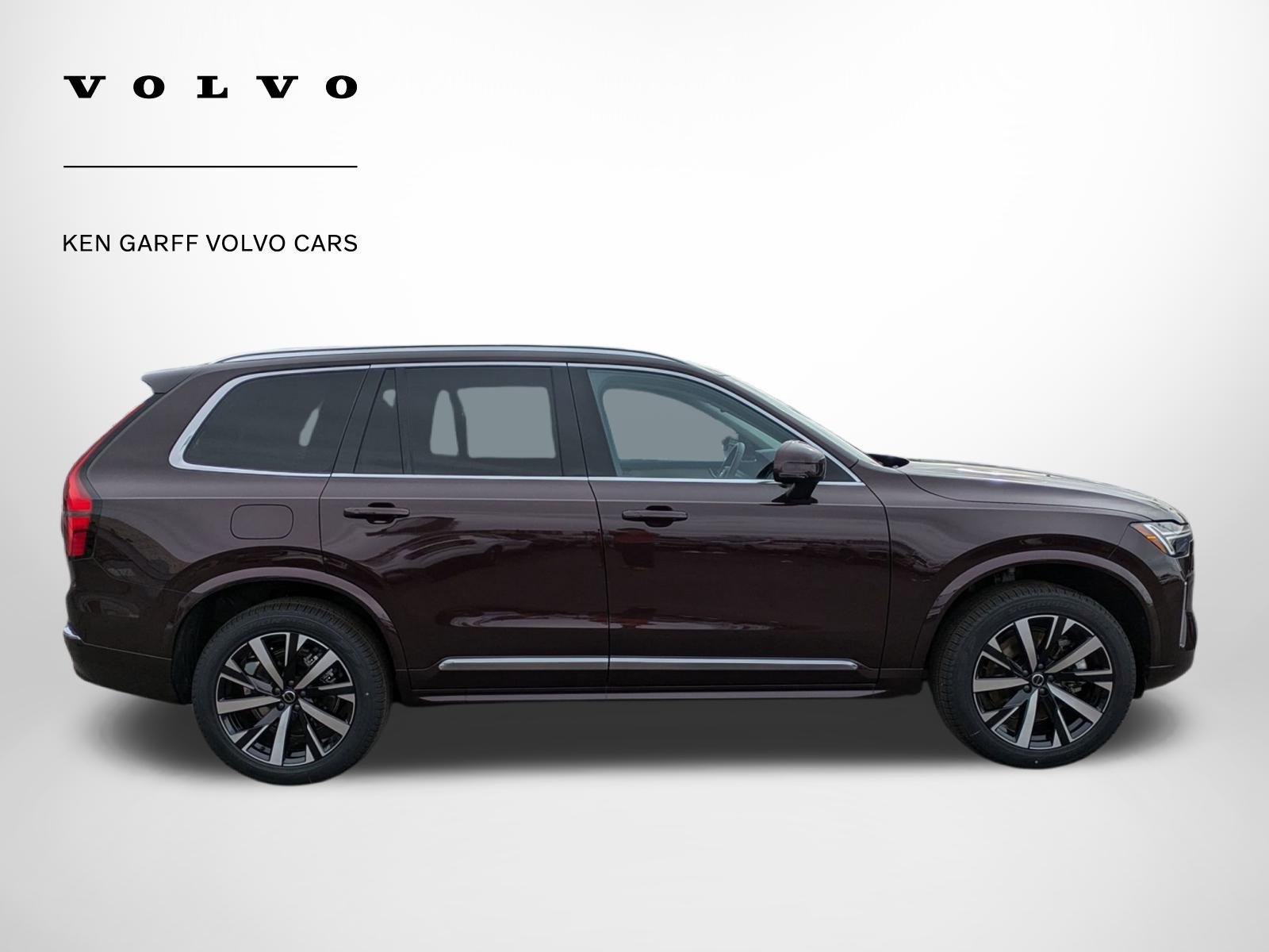 2025 Volvo XC90 Core photo 2